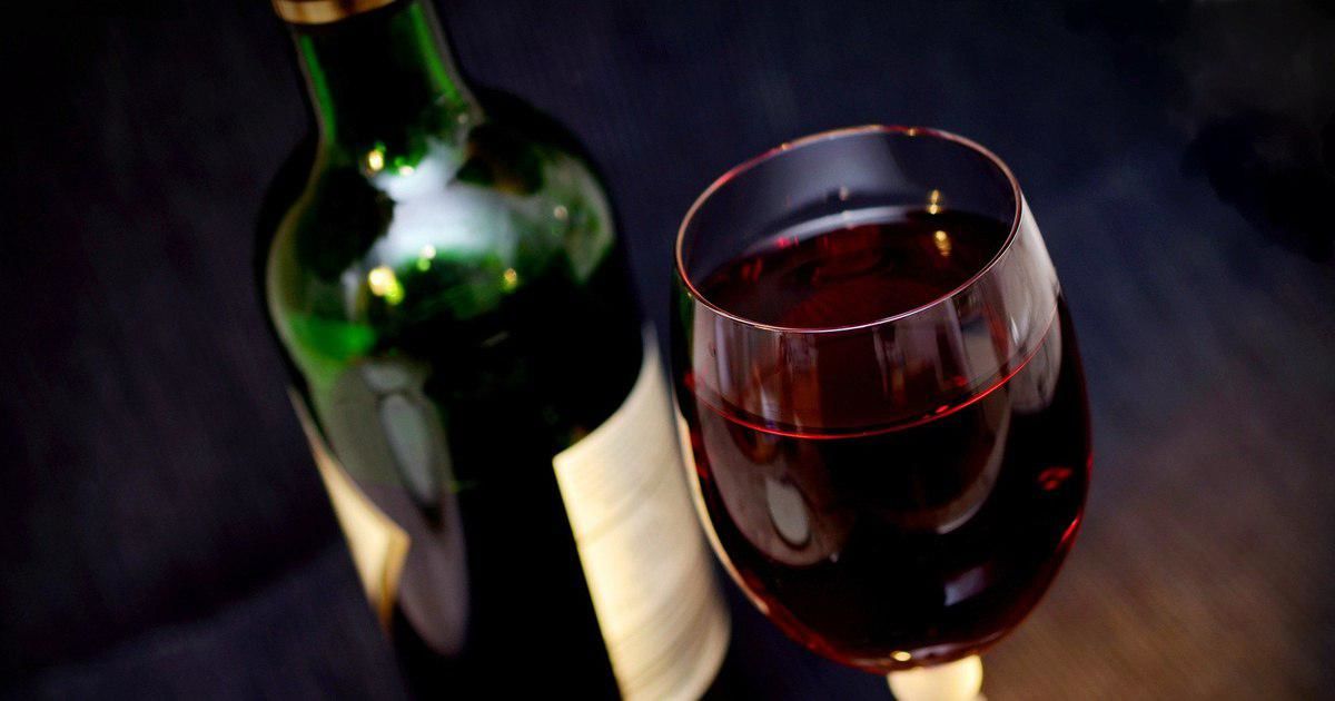 Учёные рассказали, как красное вино может помочь долететь до Марса