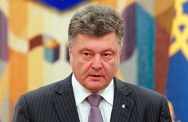 Порошенко заявил, что Украина останется унитарным государством, а децентрализация не будет иметь ничего общего с федерализацией.