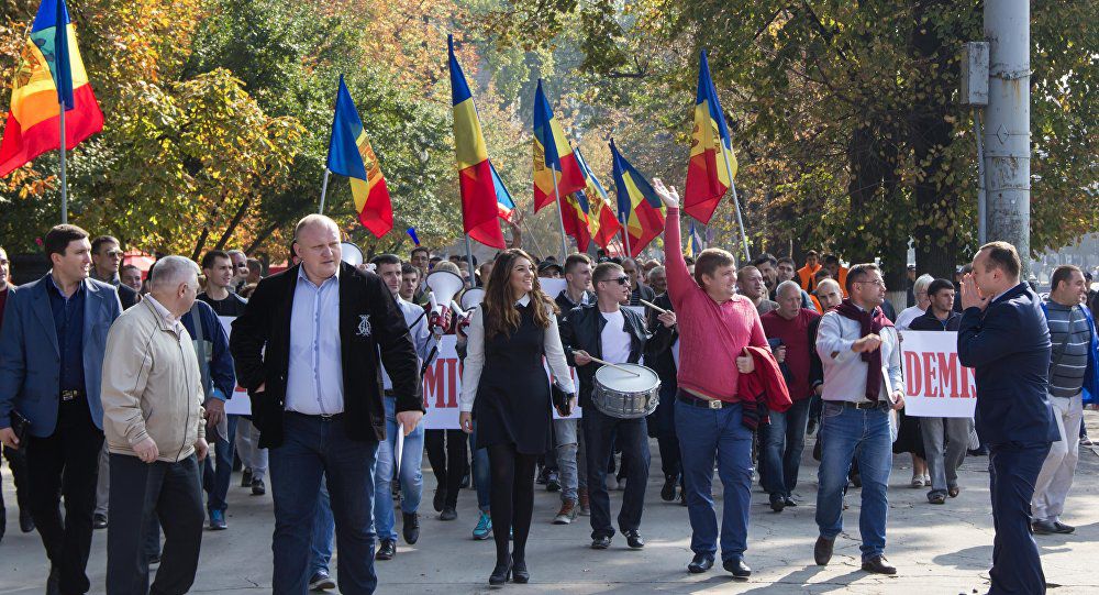 Bătrîncea a reiterat poziţia PSRM, susţinând că „ar fi bine să avem cât mai curând alegeri anticipate. Foto: sputnik.md