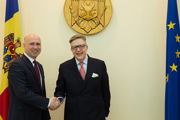 Pavel Filip s-a întâlnit cu Pirkka Tapiola. Foto: evzmd.md