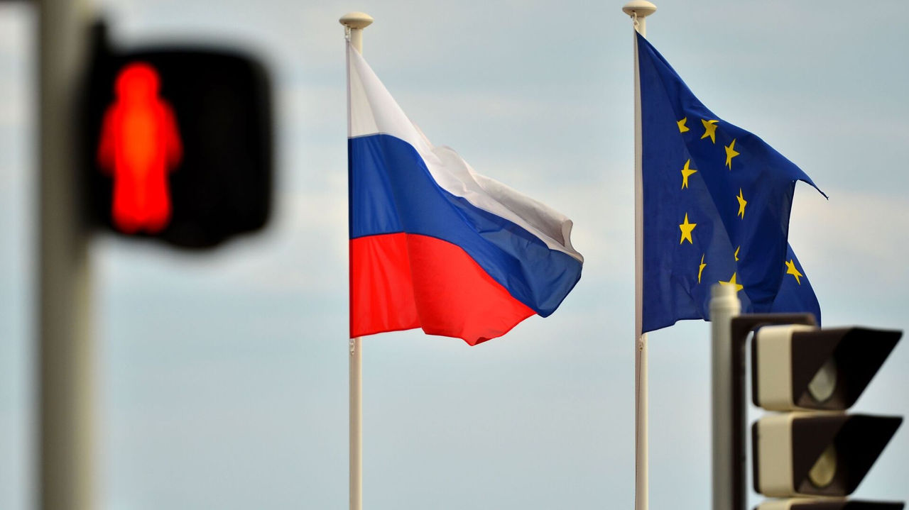В ЕС представят новый пакет санкций против РФ: коснется алмазов и нефти.