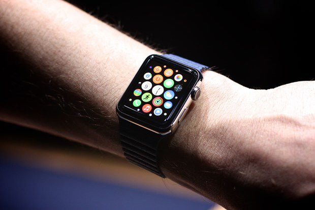 Время автономной работы Apple Watch составляет 18 часов.