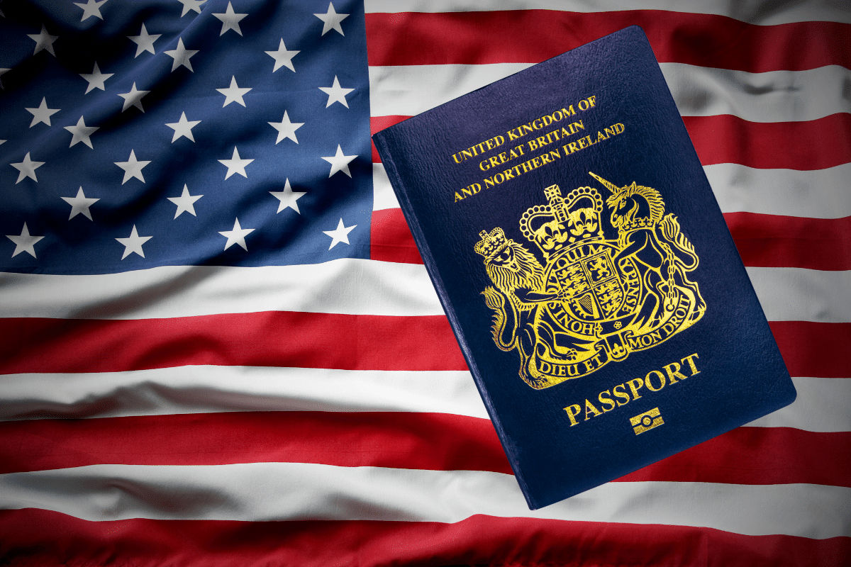 Un număr record de americani au solicitat cetățenia britanică.