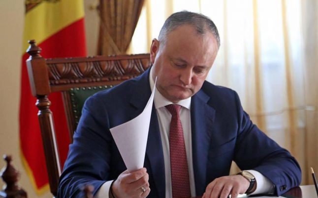 Igor Dodon ar putea fi tras la răspundere penală pentru nerespectarea Constituţiei.