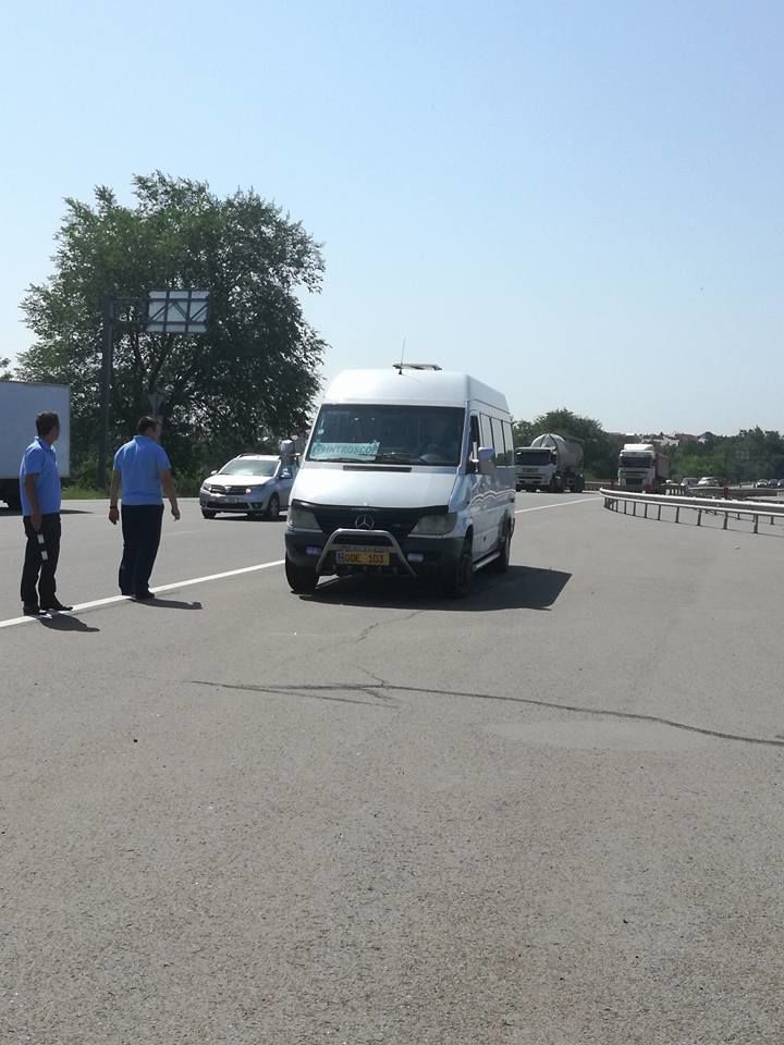 De ce șoferii de microbuze sunt trași pe dreapta la ieșirea din Capitală . Foto: MTID