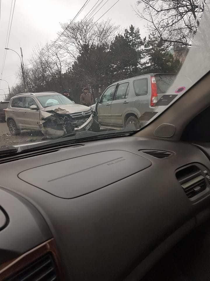 Accident în lanț la Botanica. Foto: facebook.com, Dorian Doroncean