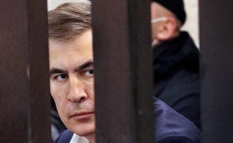 Адвокат сообщил о тяжелом состоянии Саакашвили.