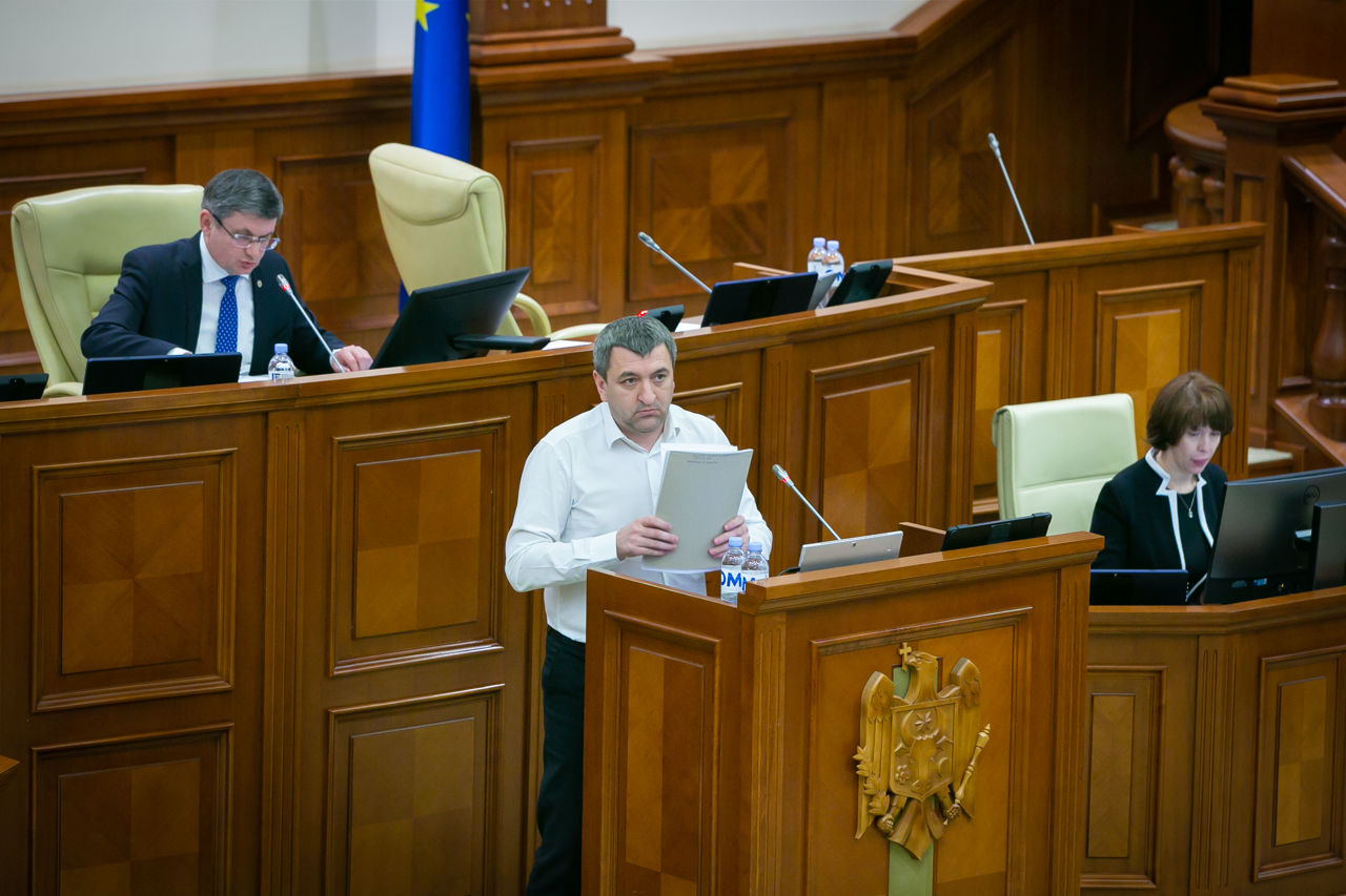 Карп: Закон о георгиевской ленточке перерегистрируют в парламенте.