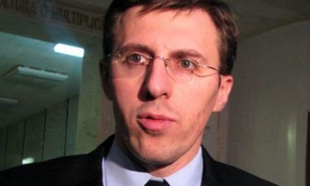 Cum comentează Dorin Chirtoacă imaginile porno în care apare