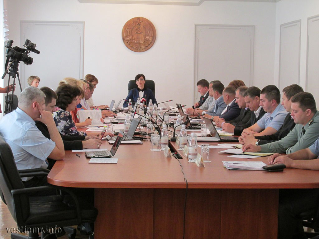 Правительству поручено исполнять свои обязанности до формирования нового правительства.