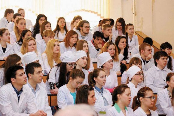 Министерство здравоохранения распределило на рынке труда более 230 молодых специалистов.