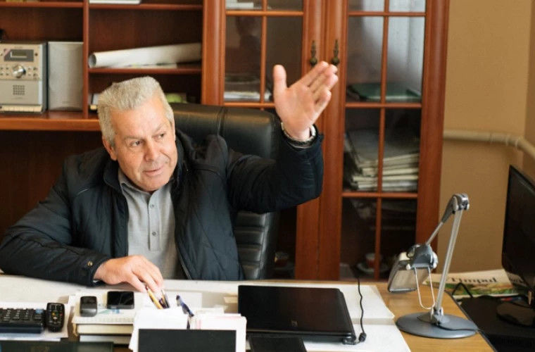 Павла Ени снова отстранили от должности директора столичного кладбища Святого Лазаря.