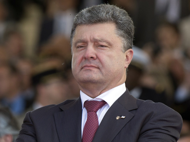 Порошенко пообещал досрочные выборы парламента Украины.