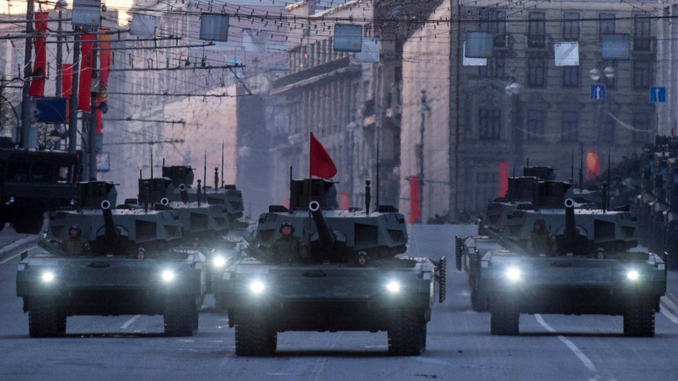 Bloomberg: В 2024 году военные расходы России превысят социальные.