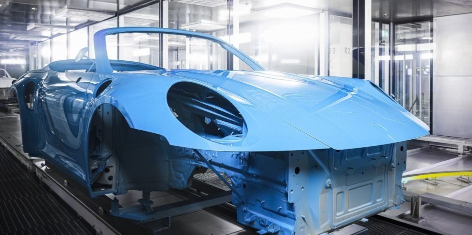 Porsche предлагает покрасить авто под любой оттенок лака для ногтей.
