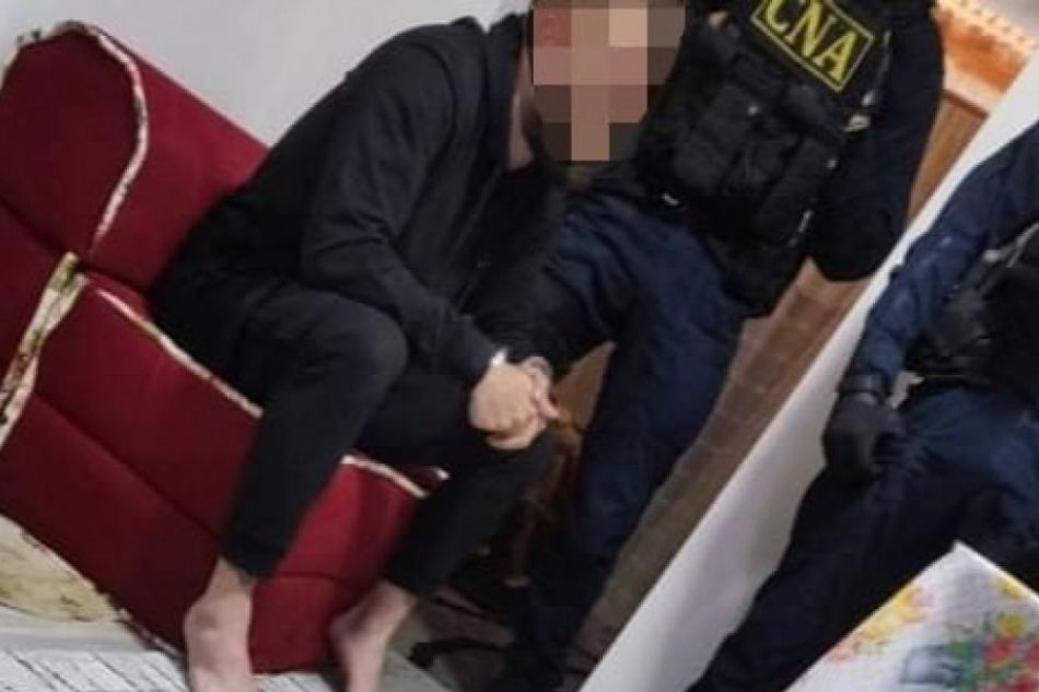 НЦБК задержал мужчин, обещавших помощь в получении прав за 1200 евро.