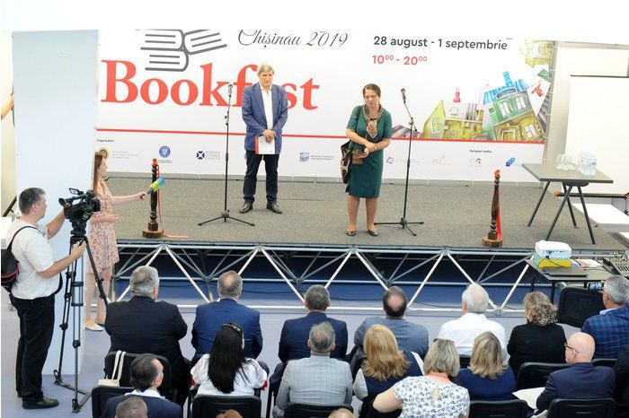 В столице открылся Международный книжный салон Bookfest Chișinău .