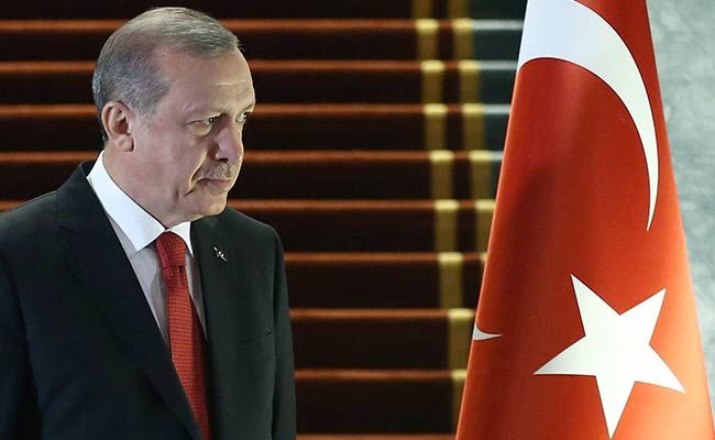 Liderul opoziţiei din Turcia le acuză pe unele rude ale lui Erdogan de tranzacții offshore.