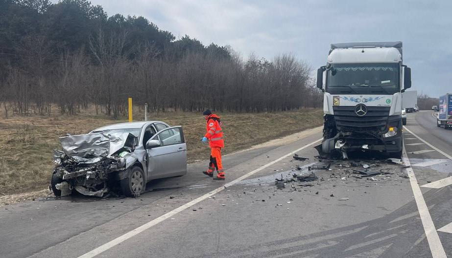Accident pe traseul Chișinău-Ungheni: Un bărbat de 68 de ani a decedat.