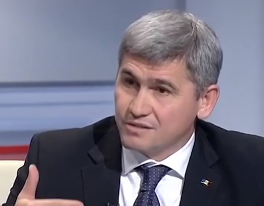 Министр заявил, что с помощью этого закона, власти намерены защитить несовершеннолетних от детской порнографии.