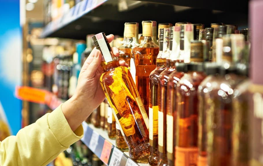 Un oraș polonez a interzis vânzarea alcoolului pe timpul nopții „pentru mai multă ordine”.