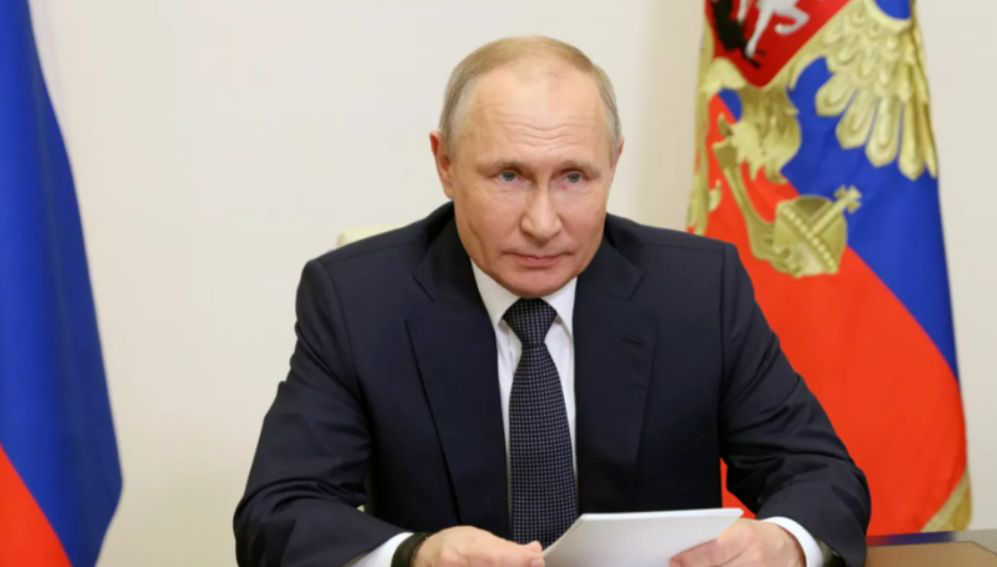 Путин подписал закон о контроле за деятельностью иноагентов.