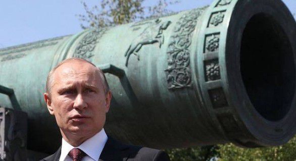 Putin nu doar zdrăngăneşte armele, el este angajat într-un adevărat șantaj nuclear.
