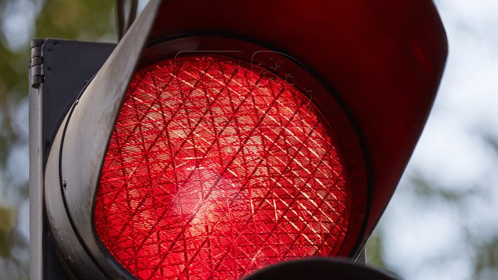 InfoTrafic 10:15: Semafor defect în Capitală. Străzi de evitat