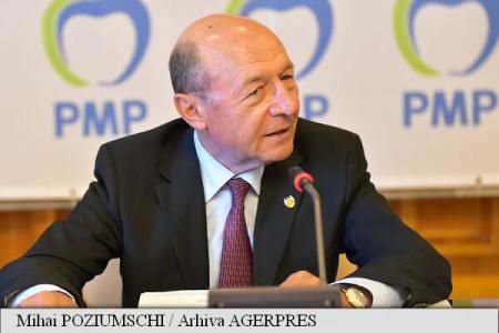 Глава Партии народного движения Румынии Траян Бэсеску.