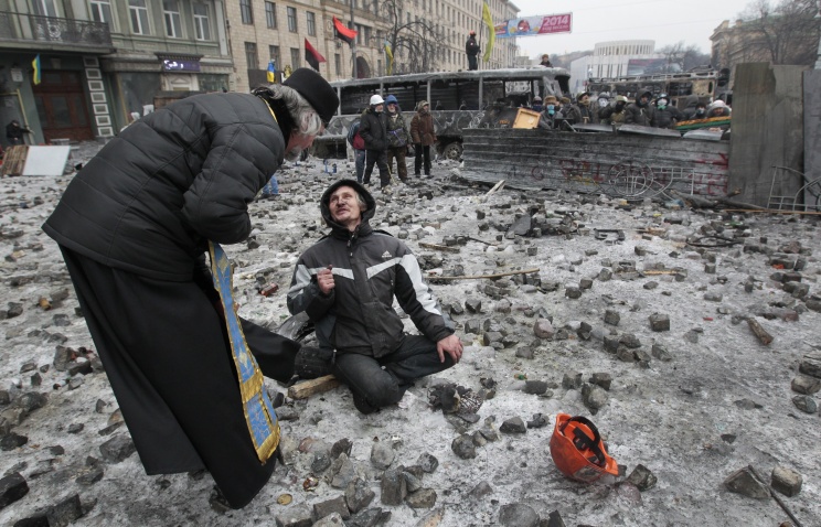 Чрезвычайное положение на Украине вводится не будет.