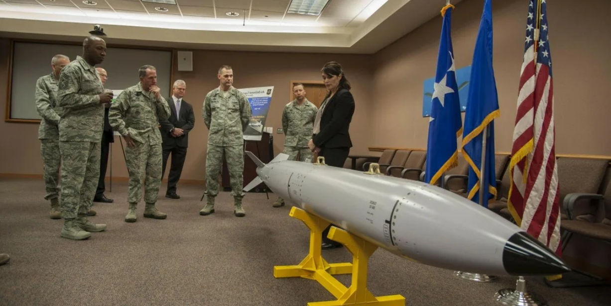 Пентагон: США начнут разработку ядерной бомбы B61-13.