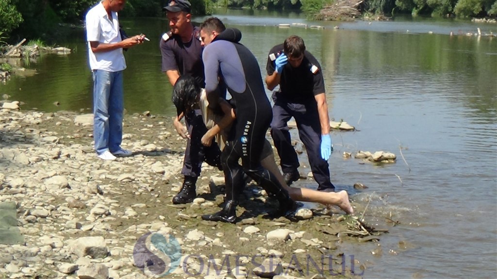 Cele două trupuri neînsuflețite au fost recuperate abia după câteva ore de căutări.
