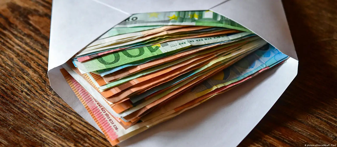 В Кишиневе задержали адвоката, потребовавшего взятку в €8 тысяч.