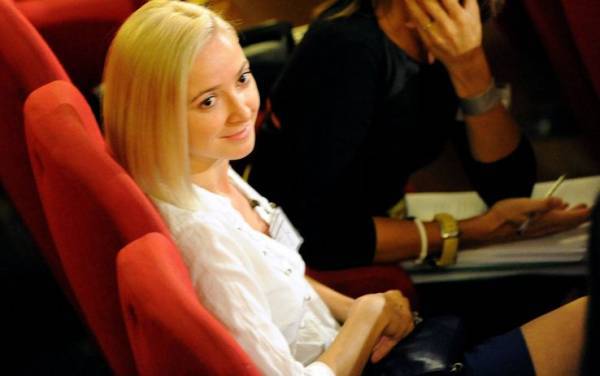 În timpul discuției cu prezentatorea emisiunii, Domnica a devenit extrem de nervoasă.