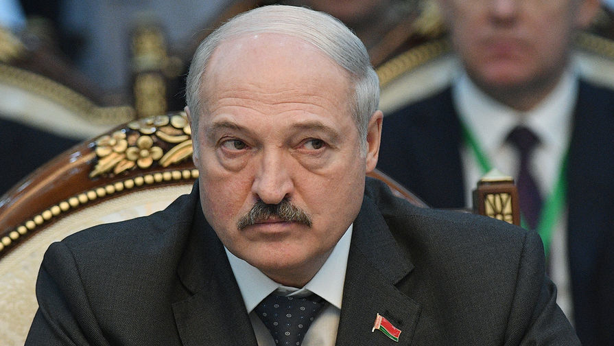 Лукашенко: В Белоруссии не будут приватизировать государственные СМИ.