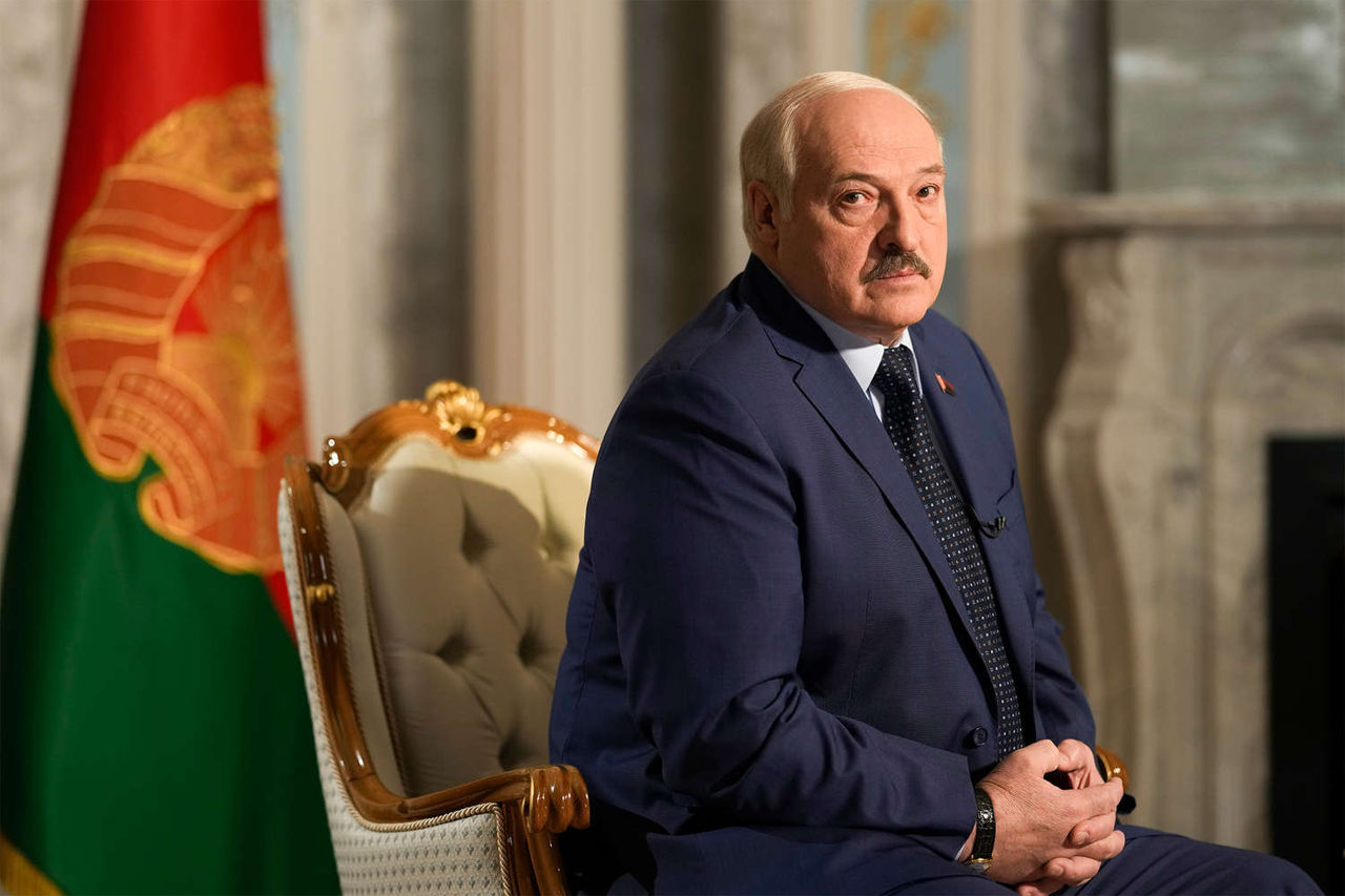 Лукашенко признался, что давал распоряжение «подпечатывать деньги».