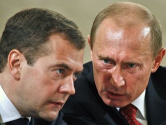 Дмитрий Медведев позволил себе публично раскритиковать идею Владимира Путина о возвращении следователям права возбуждать налоговые дела.