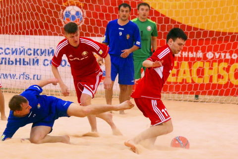 Golurile au fost marcate de Nicolai Cotruţă, de două ori, Valeriu Baeşu şi Grigore Cojocari. Foto: beachsoccer.ru