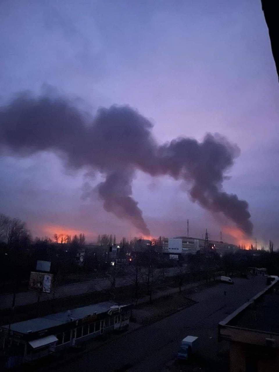 В Украине сообщили, что Николаев был обстрелян из систем залпового огня "Смерч".