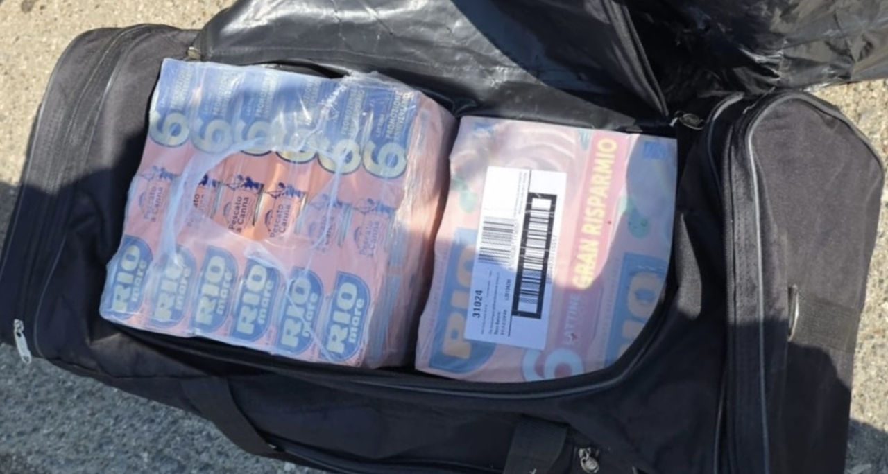Таможенники пресекли две попытки незаконной перевозки товаров.
