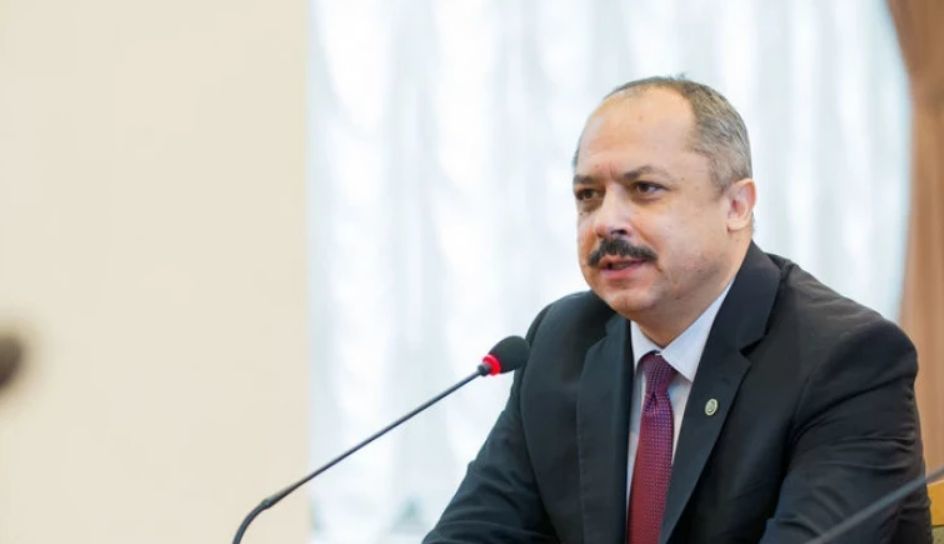Попович: Ошибки властей лишают образования целое поколение учащихся.