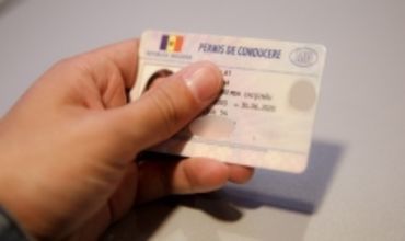 Prins cu mâţa-n sac de CNA: Şmecherie cu permis de conducere. Foto: cna.md