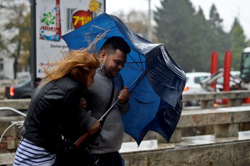 Vremea va fi determinată, astăzi, de influența unei zone de aer cu presiunea atmosferică scăzută. Foto: e-stireazilei.ro