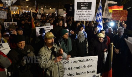 Proteste antirasism în Germania. Străzile mai multor oraşe din Germania au fost luate cu asalt de mii de manifestanţi antirasism, care au dorit să-şi exprime opoziţia faţă de mişcarea antiislam Pegida.