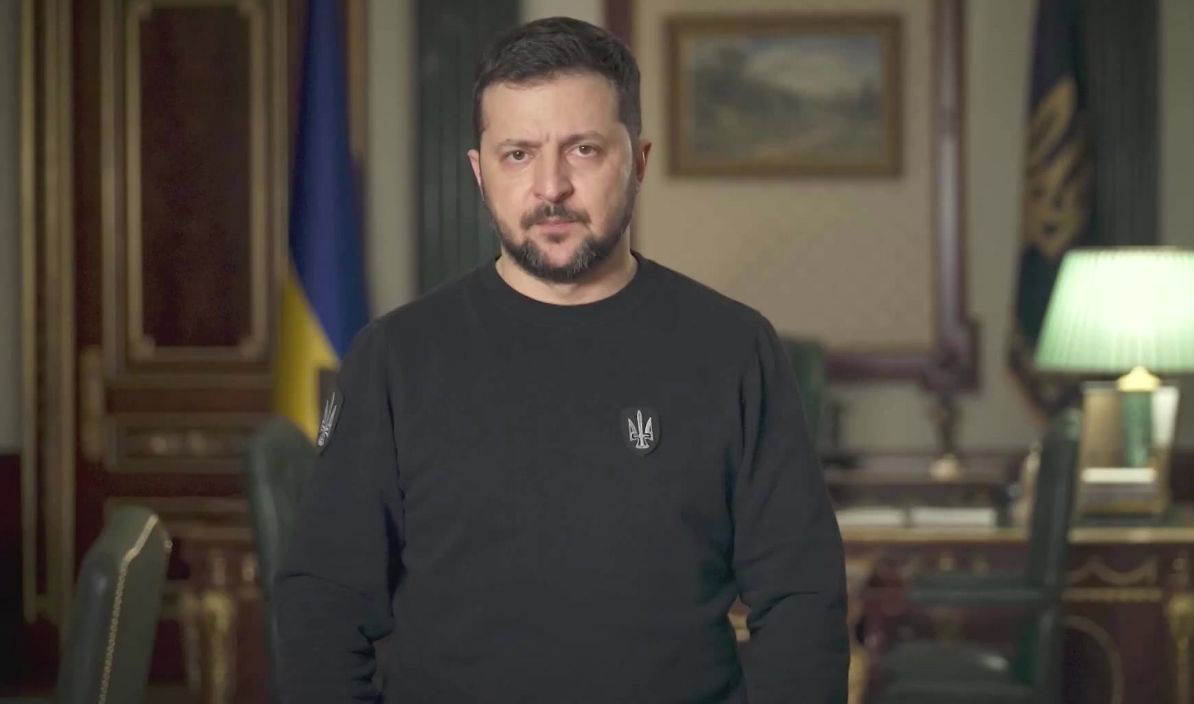 Зеленский пообещал ответ россиянам за удары по украинским городам.