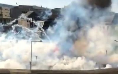 Во Франции мэрия города Ле-Ман была эвакуирована в связи с беспорядками.