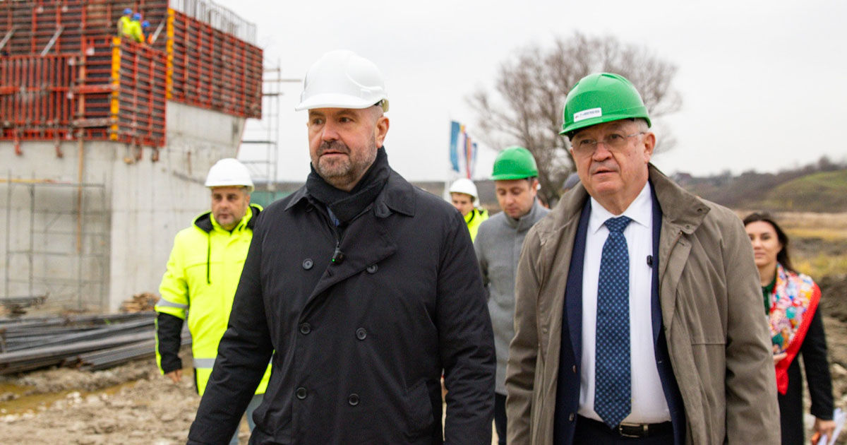 Prim-ministrul a inspectat lucrările de construcție a podului de la Ungheni.