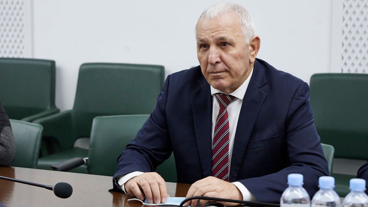 Констатинов о пересмотре карты судов: Противоречит Конституции.