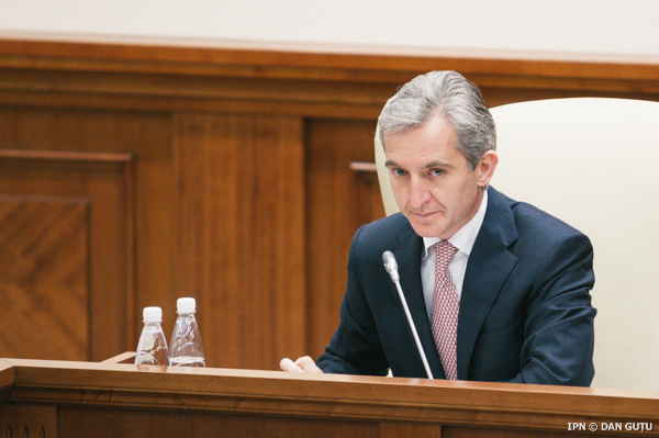 Премьер-министр отметил, что граждане Республики Молдова имеют право праздновать этот момент, потому что сближение с ЕС обеспечит им стабильное и процветающее будущее.