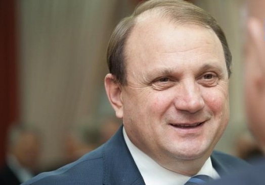 Молдавские фермеры советуют Бумакову сесть на яблочную диету.
